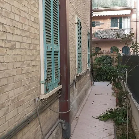 A Sbt A Due Passi Dalla سان بنيديتّو ديل ترونتو