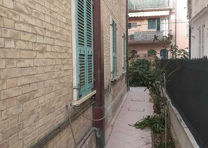 A Sbt A Due Passi Dalla Σαν Μπενεντέτο ντελ Τρόντο